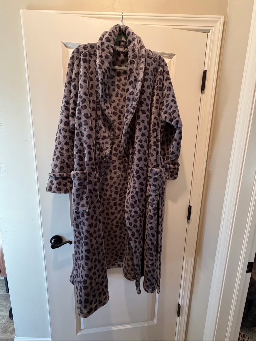 Sonoma Gray Leopard-Print Women’s Robe